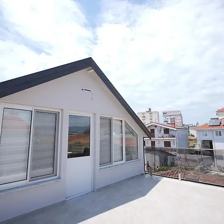 Feriehus Dionis Luxury Penthouse Shkodër