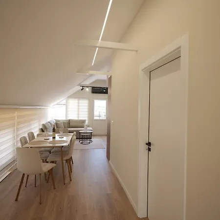 Feriehus Dionis Luxury Penthouse Shkodër