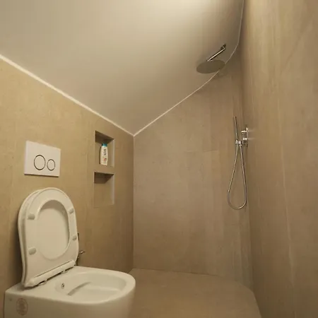 Dionis Luxury Penthouse Feriehus *